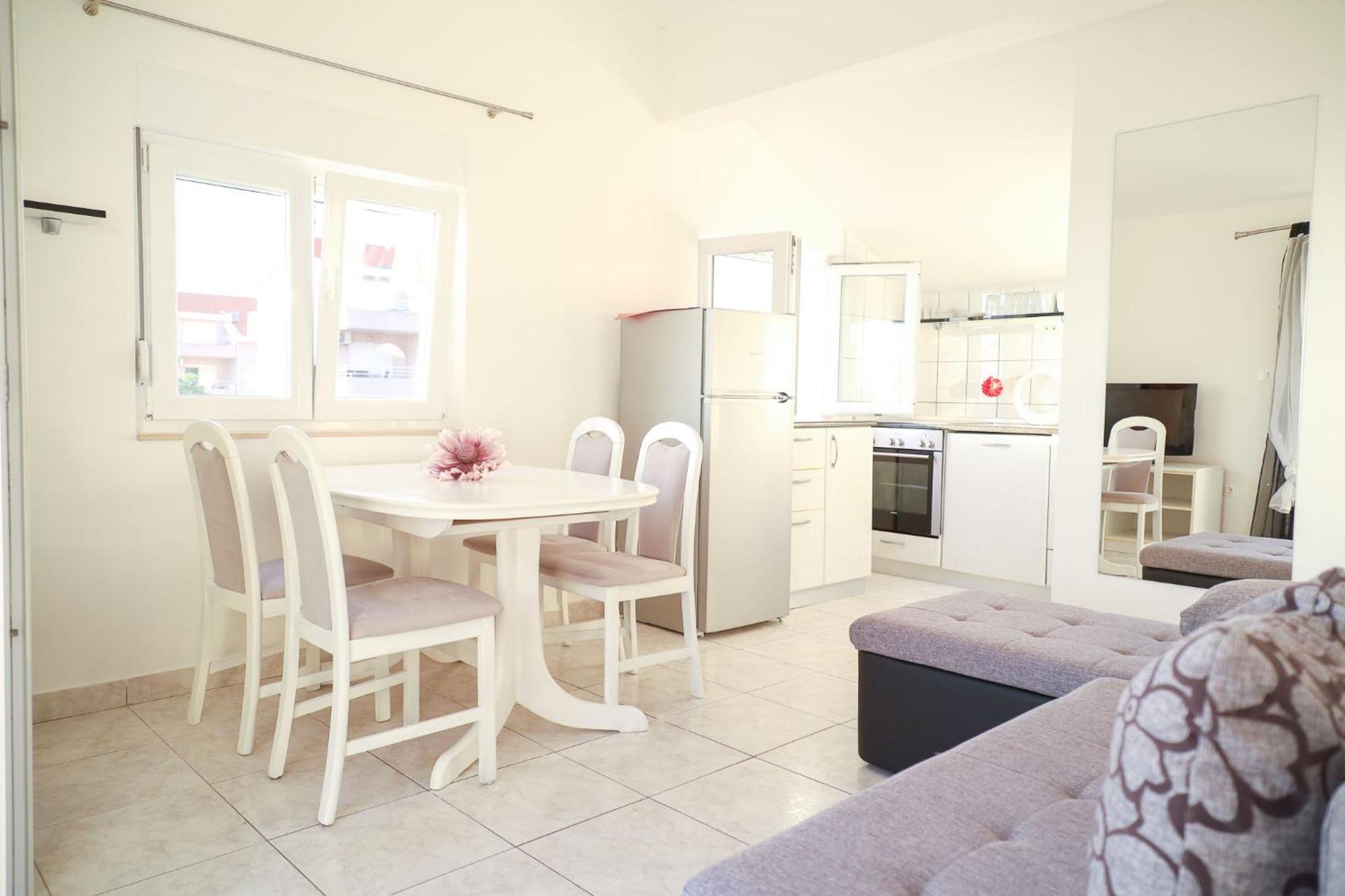 The Florens Residence Near The Beach With The Pool, Bbq And Kids Playground, Zadar Diklo Habitación foto