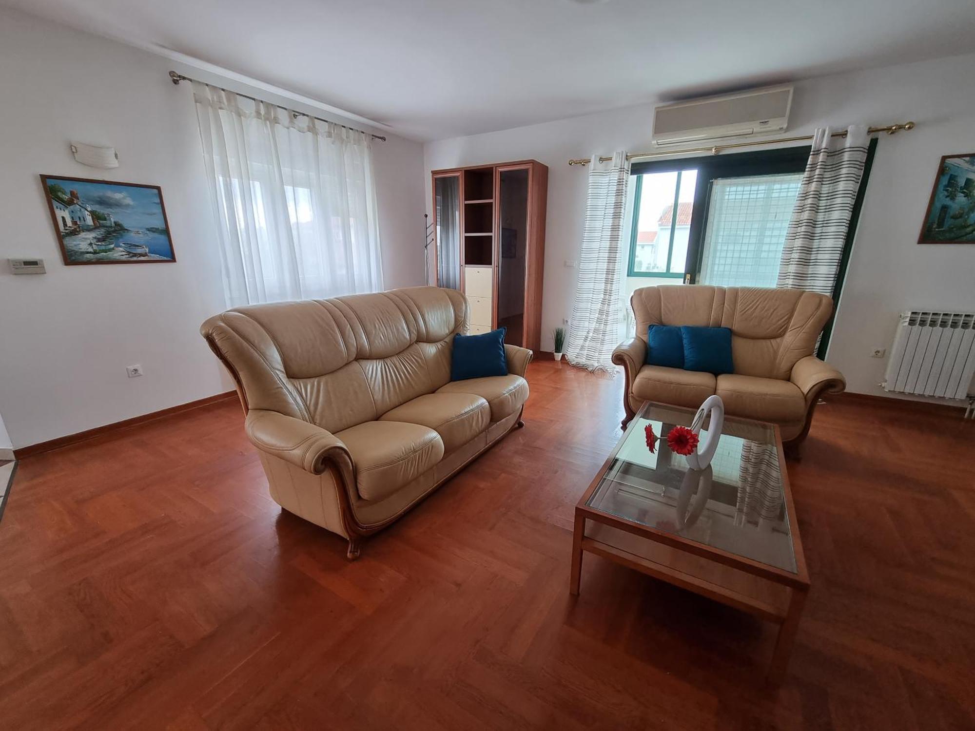The Florens Residence Near The Beach With The Pool, Bbq And Kids Playground, Zadar Diklo Habitación foto